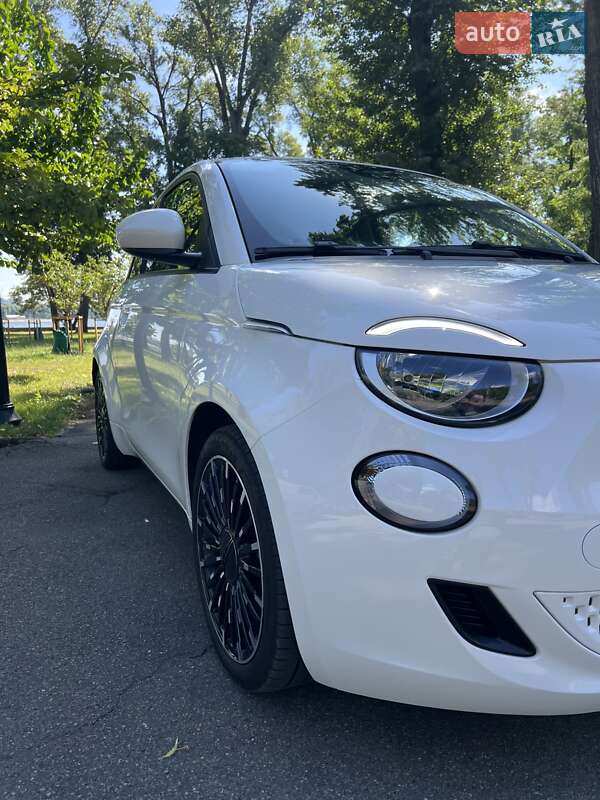 Хэтчбек Fiat 500e 2021 в Киеве фото 4 Хэтчбек Fiat 500e 2021 в Киеве
