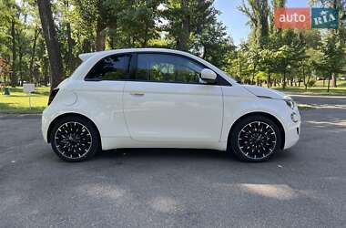 Хэтчбек Fiat 500e 2021 в 