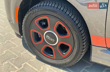 Хэтчбек Fiat 500e 2017 в 
