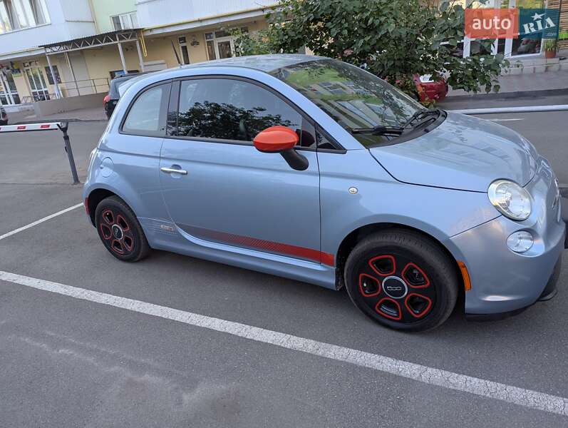 Хэтчбек Fiat 500e 2014 в 