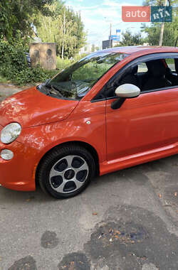Хэтчбек Fiat 500e 2015 в 