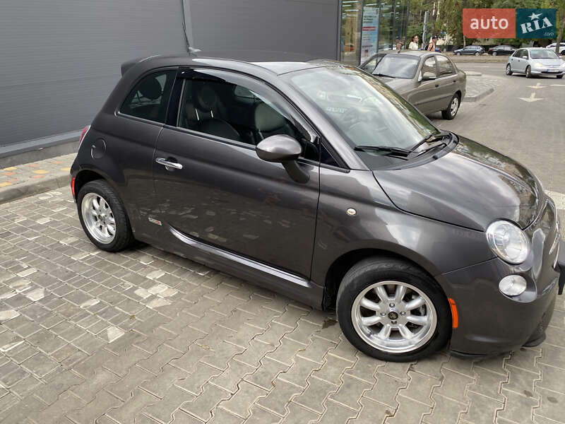 Хэтчбек Fiat 500e 2016 в 
