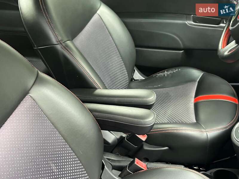 Хэтчбек Fiat 500e 2014 в Киеве