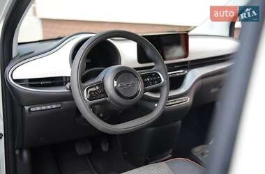 Хэтчбек Fiat 500e 2022 в 