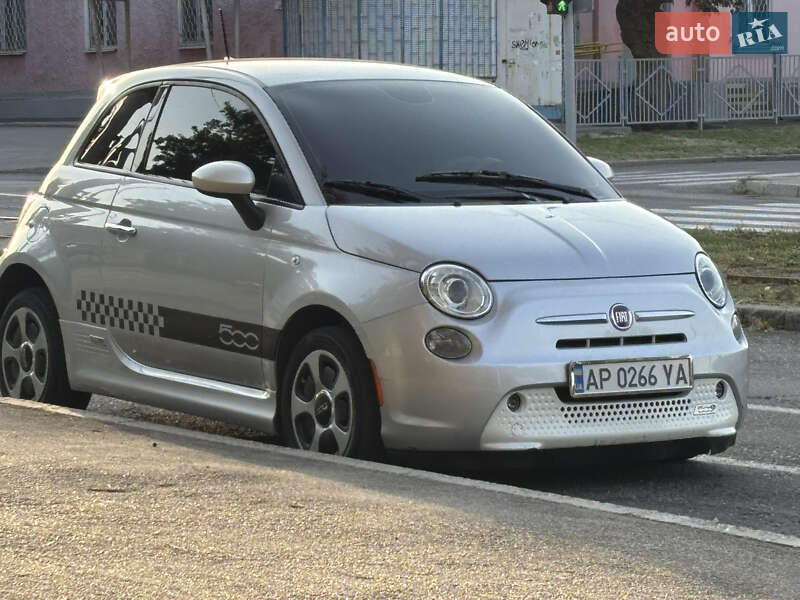 2014 Fiat 500E, VIN 3C3CFFGE5ET225142:plate — photo 1 (autoria)