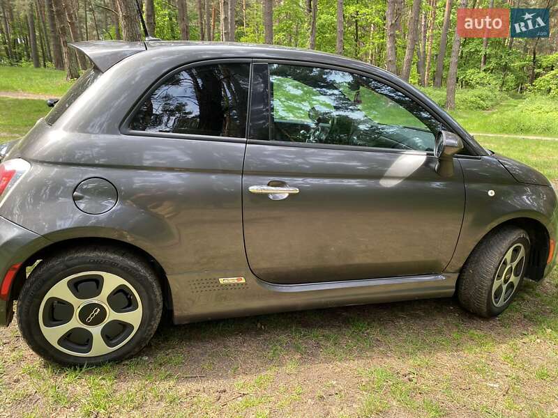 Хэтчбек Fiat 500e 2015 в Львове