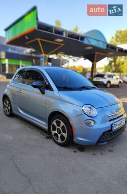 Хэтчбек Fiat 500e 2014 в 