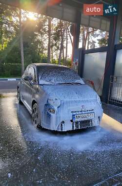 Хэтчбек Fiat 500e 2014 в 