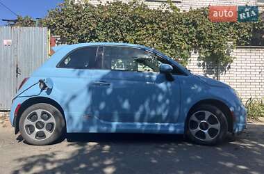 Хэтчбек Fiat 500e 2017 в 