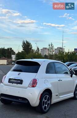 Хэтчбек Fiat 500e 2017 в 