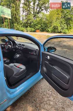 Хэтчбек Fiat 500e 2015 в 