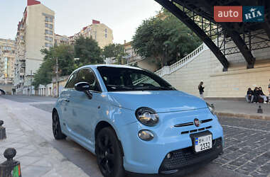 Хэтчбек Fiat 500e 2016 в 