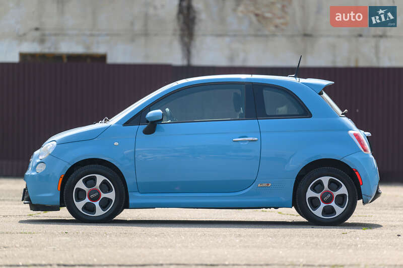 Хэтчбек Fiat 500e 2015 в Киеве