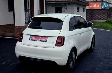Хетчбек Fiat 500e 2023 в 