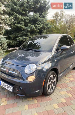 Хетчбек Fiat 500e 2016 в  фото 3 Хетчбек Fiat 500e 2016 в