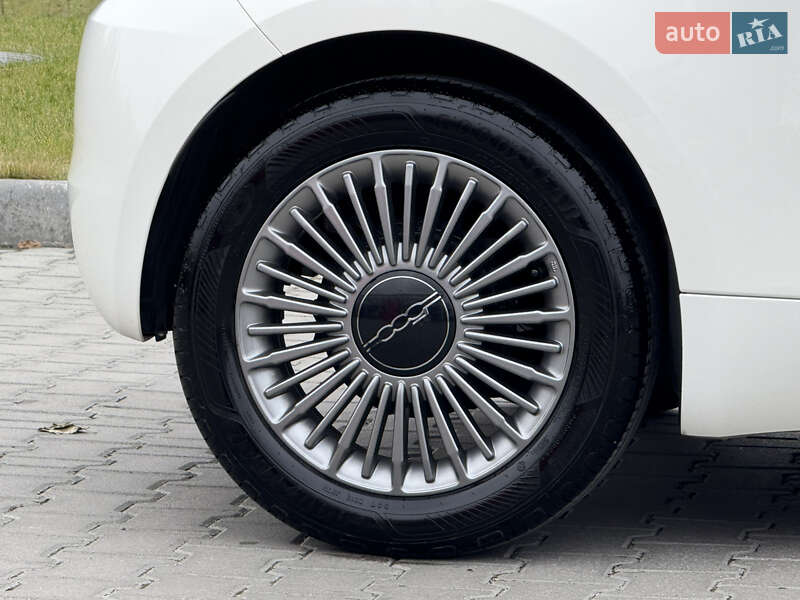 Хетчбек Fiat 500e 2023 в Тернополі