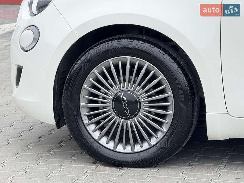 Хетчбек Fiat 500e 2023 в Тернополі