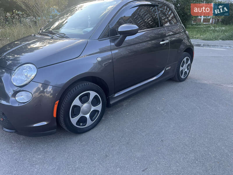 Fiat 500e 2017 Fiat 500e 2017