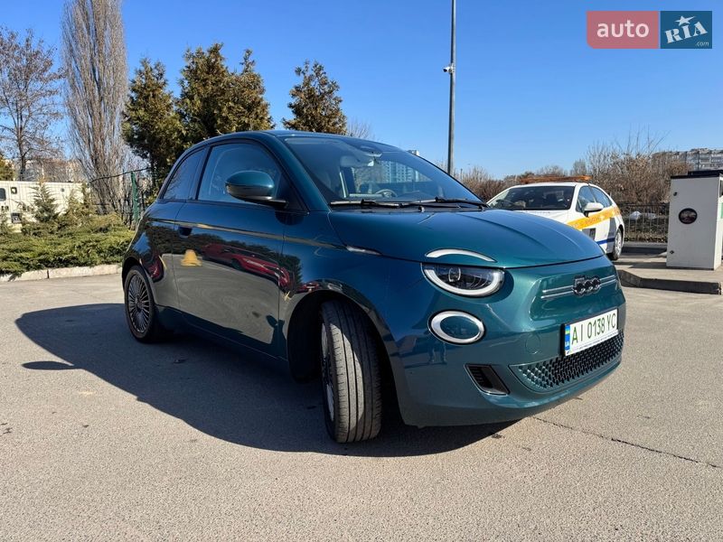 2021 Fiat 500E, VIN ZFAEFAC48MX018095:plate — фото 1 (autoria)