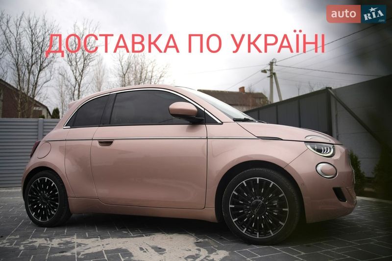 2023 Fiat 500E, VIN ZFAEFAN42PX170889:plate — фото 1 (autoria)