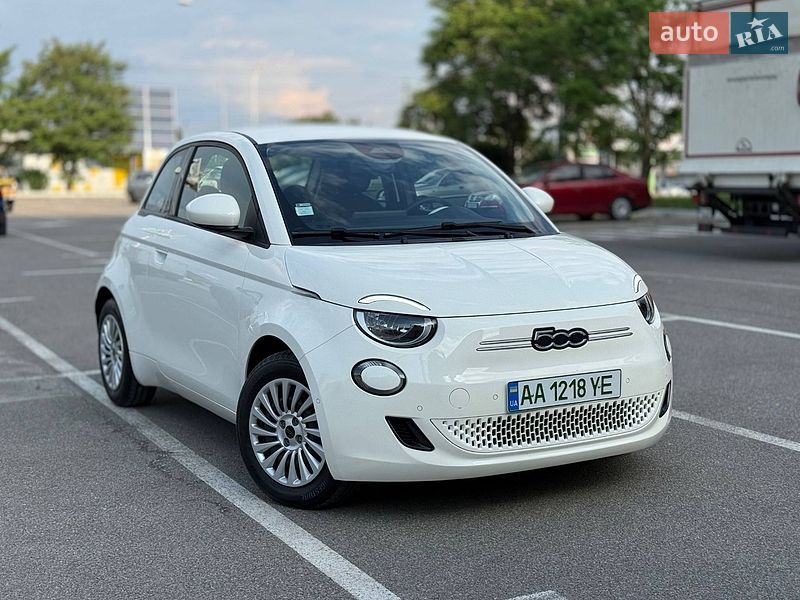 2023 Fiat 500E, VIN ZFAEFAA2XPX191610:plate — фото 1 (autoria)