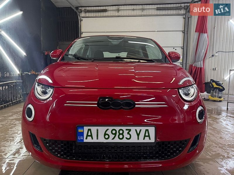 Хэтчбек Fiat 500e 2024 в Киеве фото 2 Хэтчбек Fiat 500e 2024 в Киеве