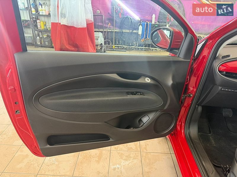 Хэтчбек Fiat 500e 2024 в Киеве фото 8 Хэтчбек Fiat 500e 2024 в Киеве