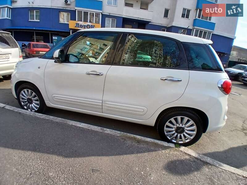 Хэтчбек Fiat 500L 2014 в Киеве