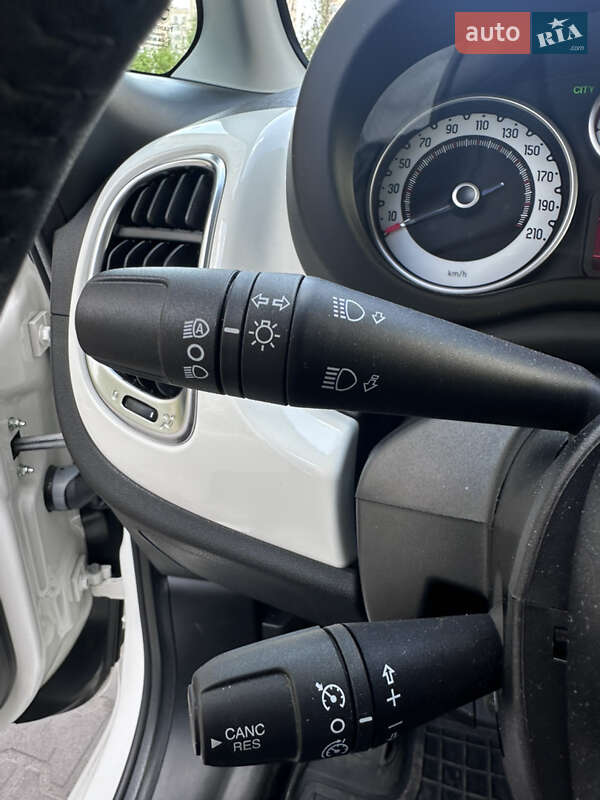 Хетчбек Fiat 500L 2013 в Києві