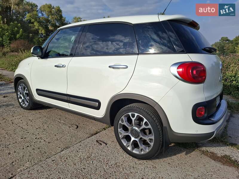 Хэтчбек Fiat 500L 2014 в 