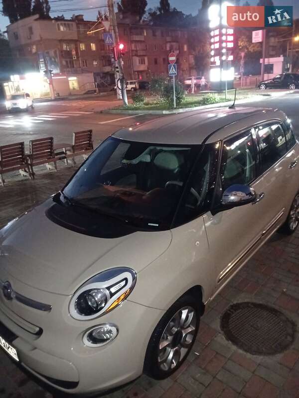 Хэтчбек Fiat 500L 2014 в 