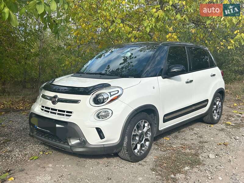 Хэтчбек Fiat 500L 2015 в 