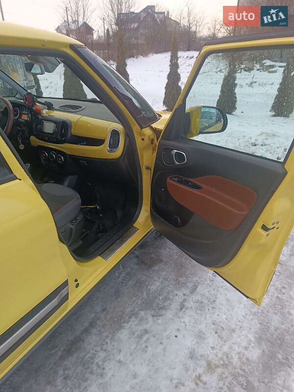 Хэтчбек Fiat 500L 2016 в Львове