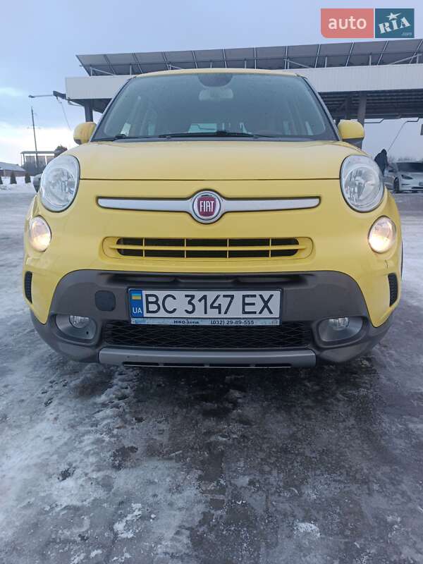Хэтчбек Fiat 500L 2016 в Львове