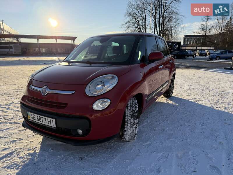 Хэтчбек Fiat 500L 2012 в Черновцах