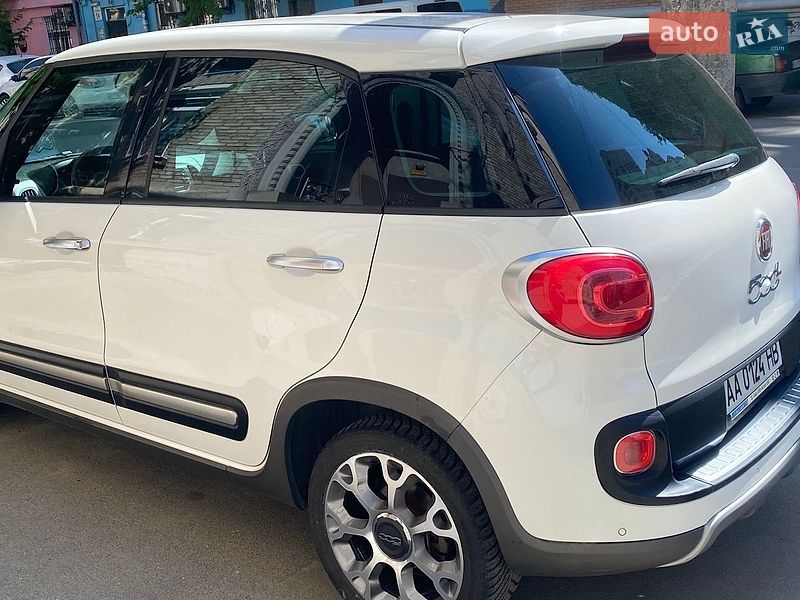 Хэтчбек Fiat 500L 2016 в Киеве