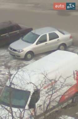 Седан Fiat Albea 2010 в 