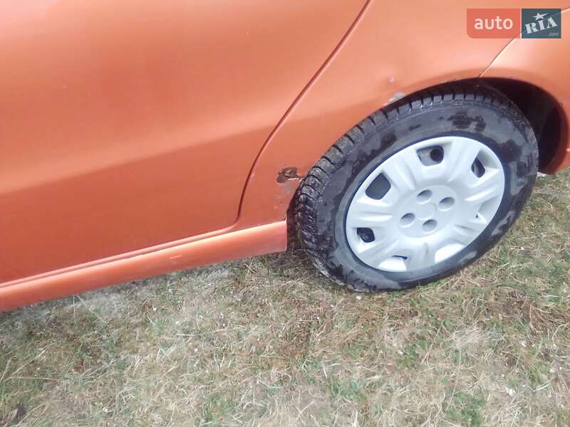 Седан Fiat Albea 2007 в Черновцах