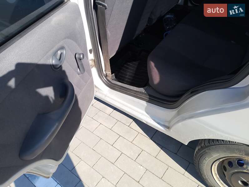 Седан Fiat Albea 2010 в Виннице