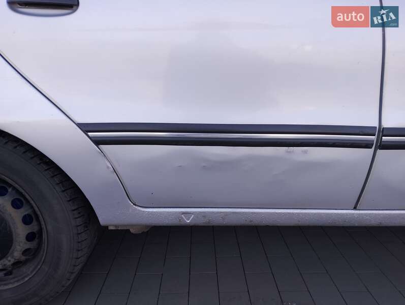 Седан Fiat Albea 2010 в Виннице