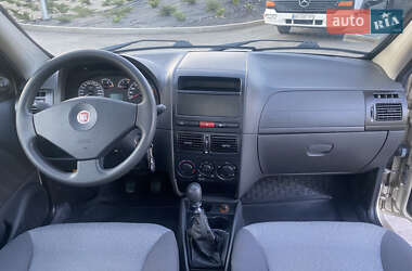 Седан Fiat Albea 2010 в 