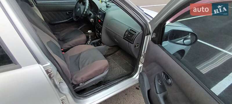 Седан Fiat Albea 2010 в Чернигове