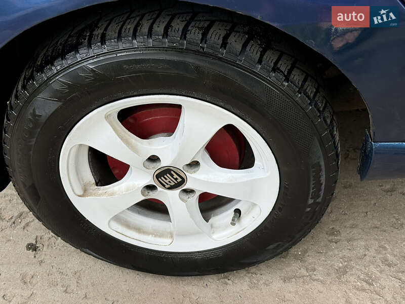 Седан Fiat Albea 2003 в Сумах
