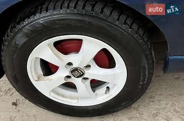 Седан Fiat Albea 2003 в 