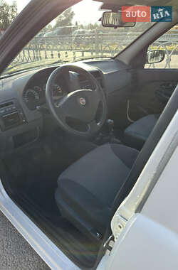 Седан Fiat Albea 2011 в 