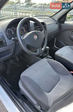 Седан Fiat Albea 2011 в 