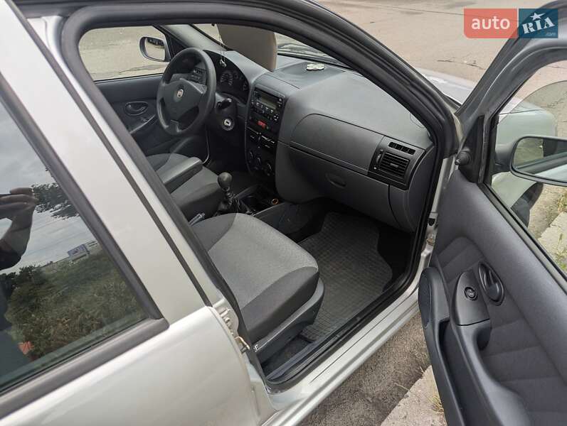 Седан Fiat Albea 2011 в Киеве
