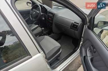 Седан Fiat Albea 2011 в 