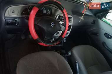 Седан Fiat Albea 2005 в 