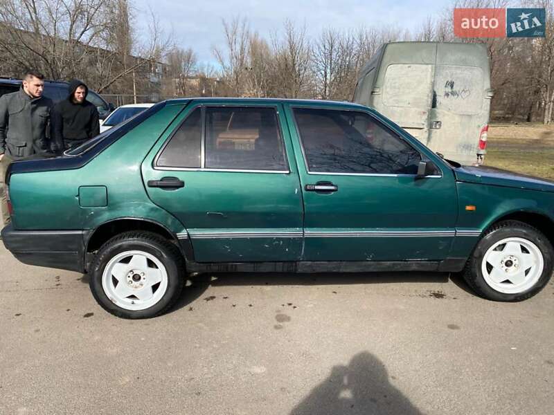 Седан Fiat Croma 1988 в Кривому Розі